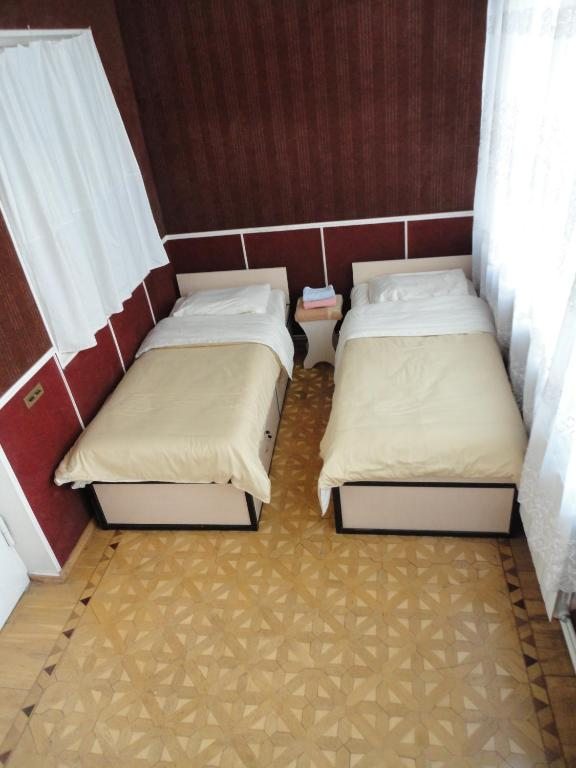 Двухместный (Бюджетный двухместный номер с 2 отдельными кроватями) хостела Классик Хостел Ереван
