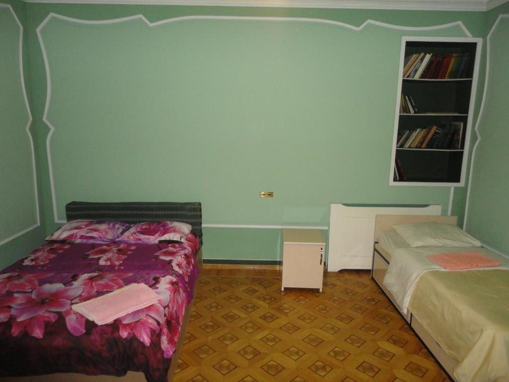 Двухместный (Двухместный номер с 2 отдельными кроватями) хостела Классик Хостел Ереван