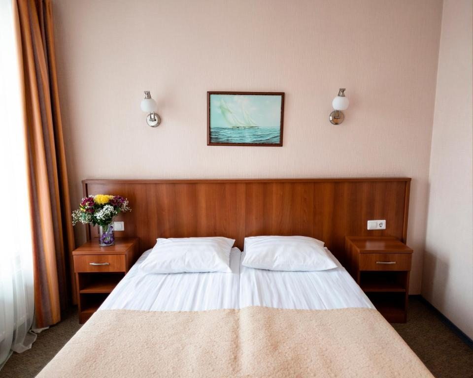 Двухместный (Улучшенный двухместный номер с 1 кроватью или 2 отдельными кроватями) отеля Sokroma Невский форт на Лиговском, Санкт-Петербург