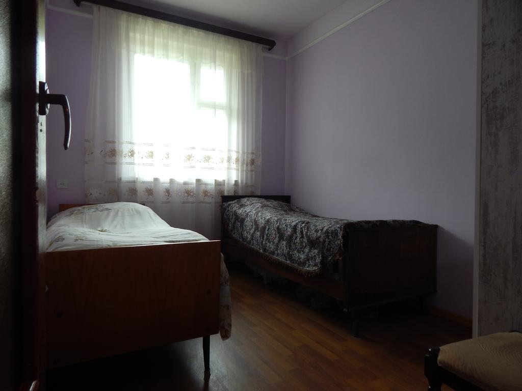 Двухместный (Большой двухместный номер с 2 отдельными кроватями) гостевого дома Arami House, Дилижан
