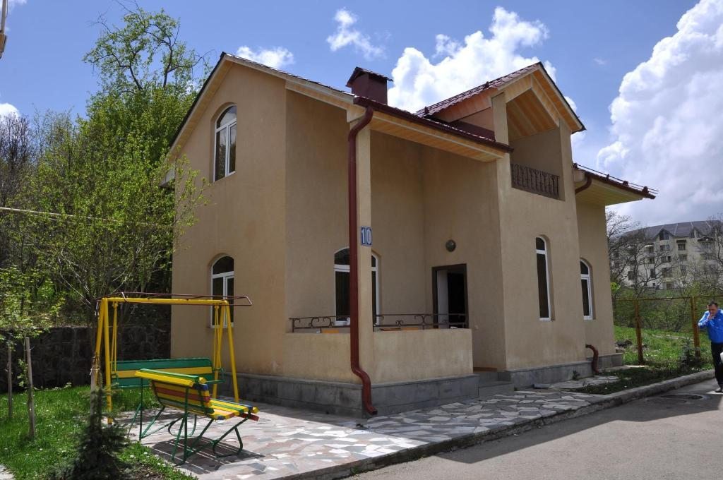 Teghenis Holiday Home Цахкадзор