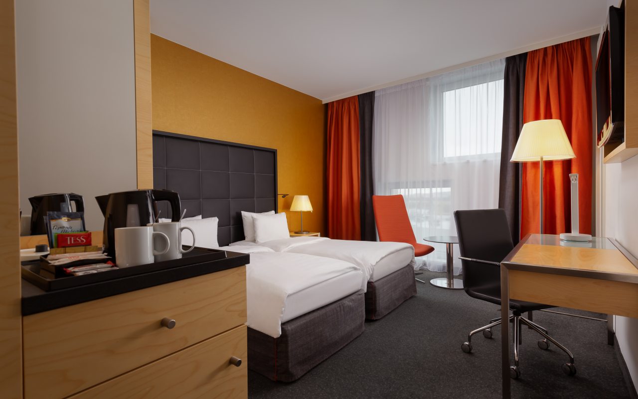 Двухместный (Премиум номер с двумя раздельными кроватями и доступом в Гостиную Клубного этажа) отеля Аэропортсити Плаза, Санкт-Петербург