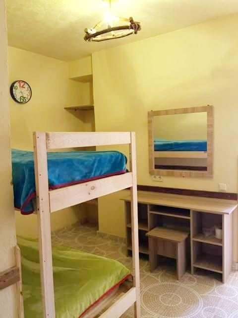Двухместный (Двухместный номер с 2 отдельными кроватями и собственной ванной комнатой) гостевого дома Art, Дилижан