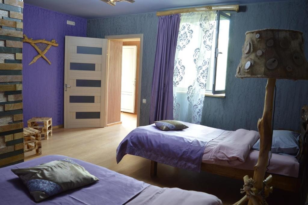 Двухместный (Двухместный номер с 2 отдельными кроватями и собственной ванной комнатой) отеля Artsiv v Dilijane, Дилижан