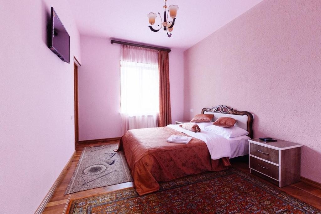 Двухместный (Двухместный номер с 1 кроватью и видом на горы) отеля Zora Akhbyur, Горис