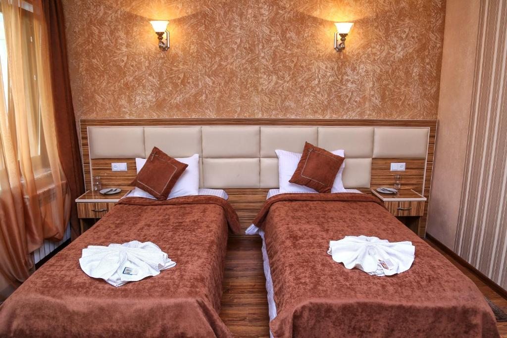 Двухместный (Двухместный номер с 2 отдельными кроватями и видом на город) отеля Zora Akhbyur, Горис
