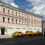 Фасад здания отеля