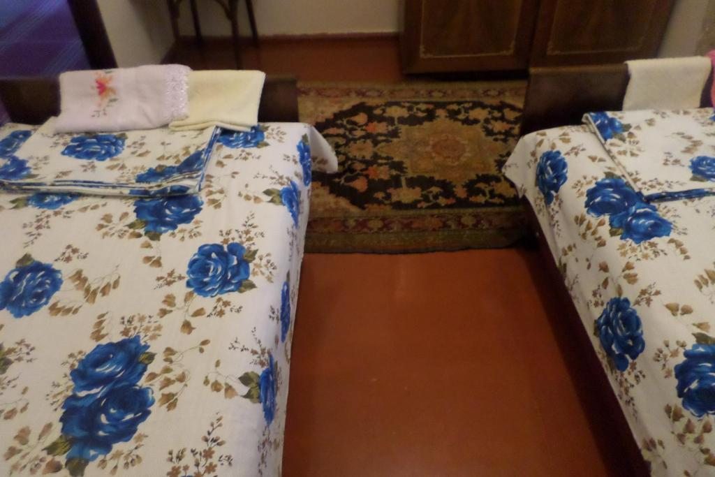 Двухместный (Просторный двухместный номер с 2 отдельными кроватями) отеля Спандарян, Ехегнадзор