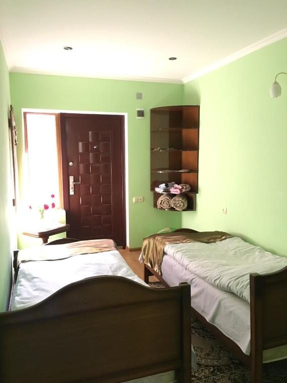 Двухместный (Двухместный номер с 2 отдельными кроватями) отеля Dilbo House, Дилижан