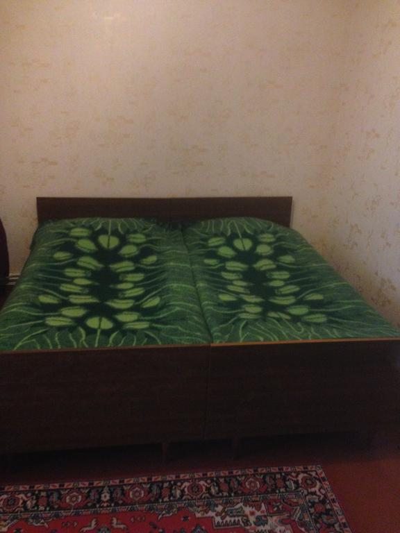 Двухместный (Двухместный номер с 2 отдельными кроватями и дополнительной кроватью) гостевого дома Гокор, Дилижан