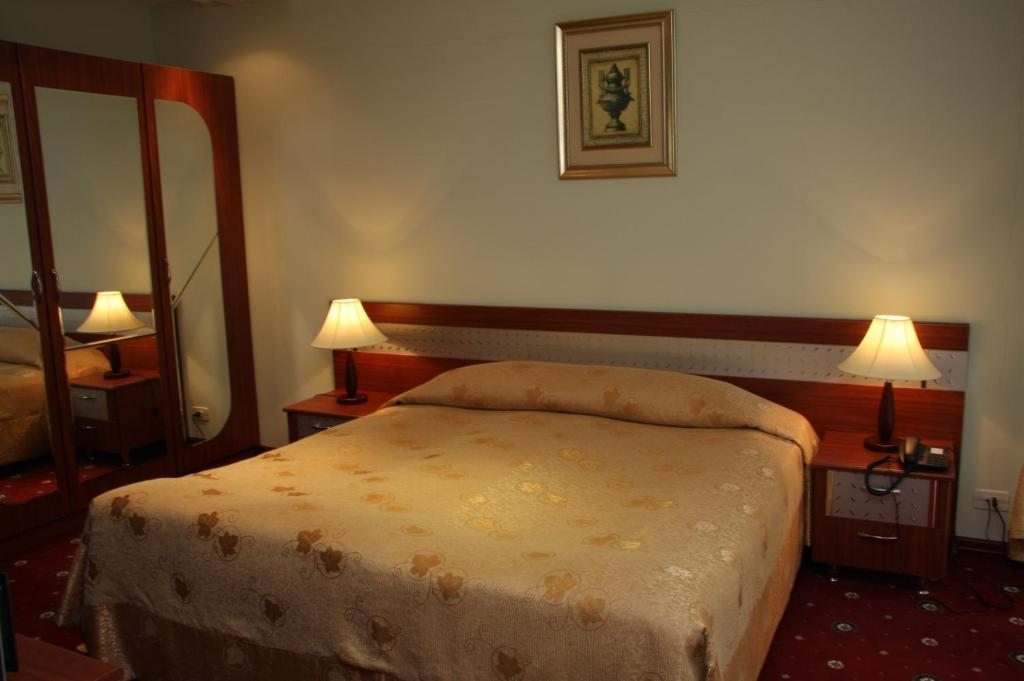 Двухместный (Стандартный двухместный номер с 1 кроватью или 2 отдельными кроватями) отеля Дилижан