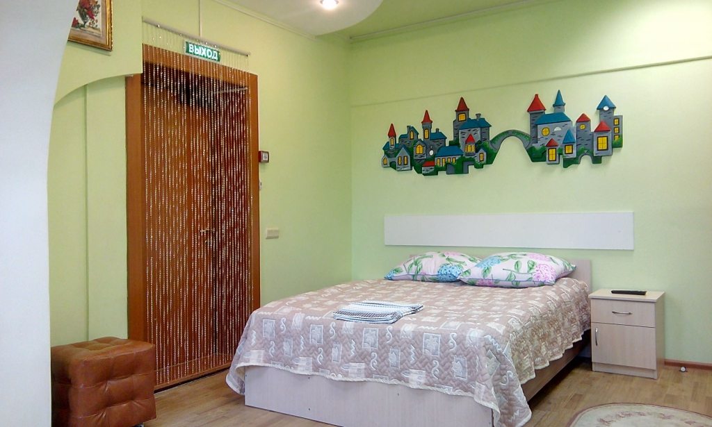 Одноместный (Делюкс с двуспальной кроватью) мини-отеля Филин и Сова, Владивосток