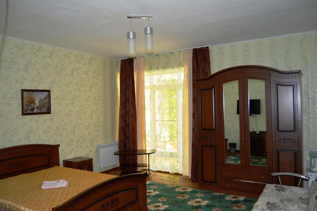 Двухместный (Улучшенный двухместный номер с 1 кроватью или 2 отдельными кроватями и террасой) гостиницы Березка, Лиман