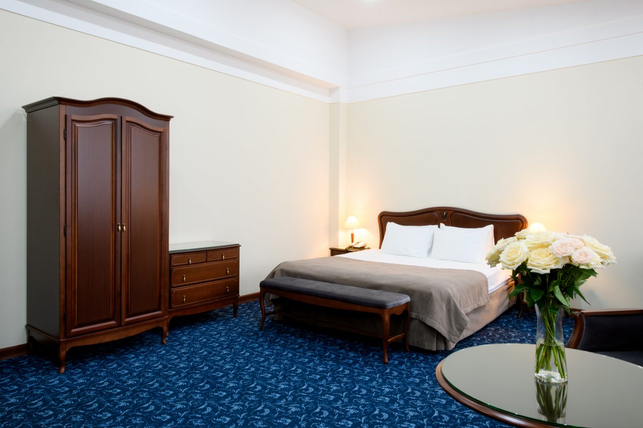 Сьюит (Джуниор), Гостиничный комплекс Солнце