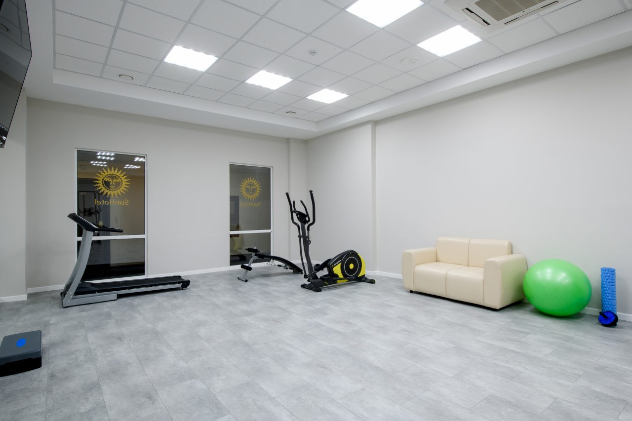 Фитнес-центр / Тренажерный зал (Круглосуточно), Гостиничный комплекс Солнце