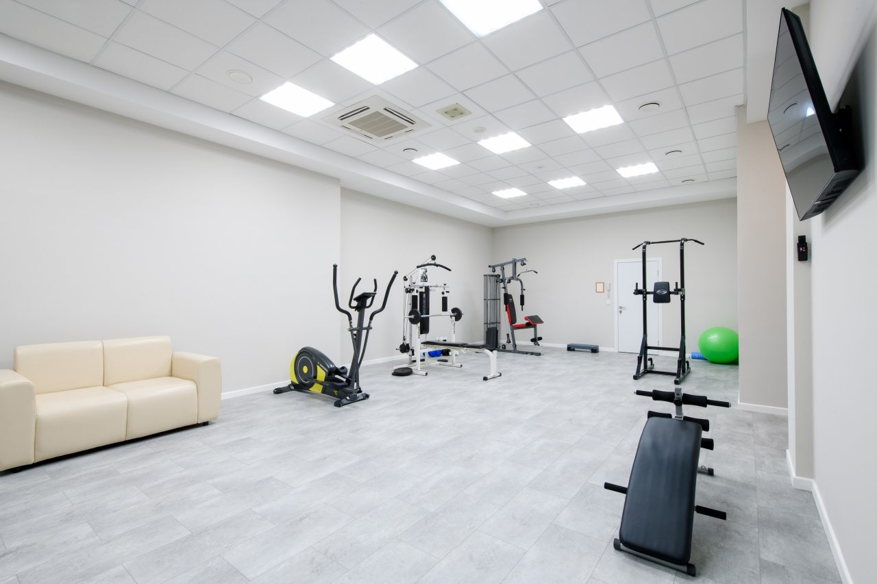 Фитнес-центр / Тренажерный зал (Круглосуточно), Гостиничный комплекс Солнце