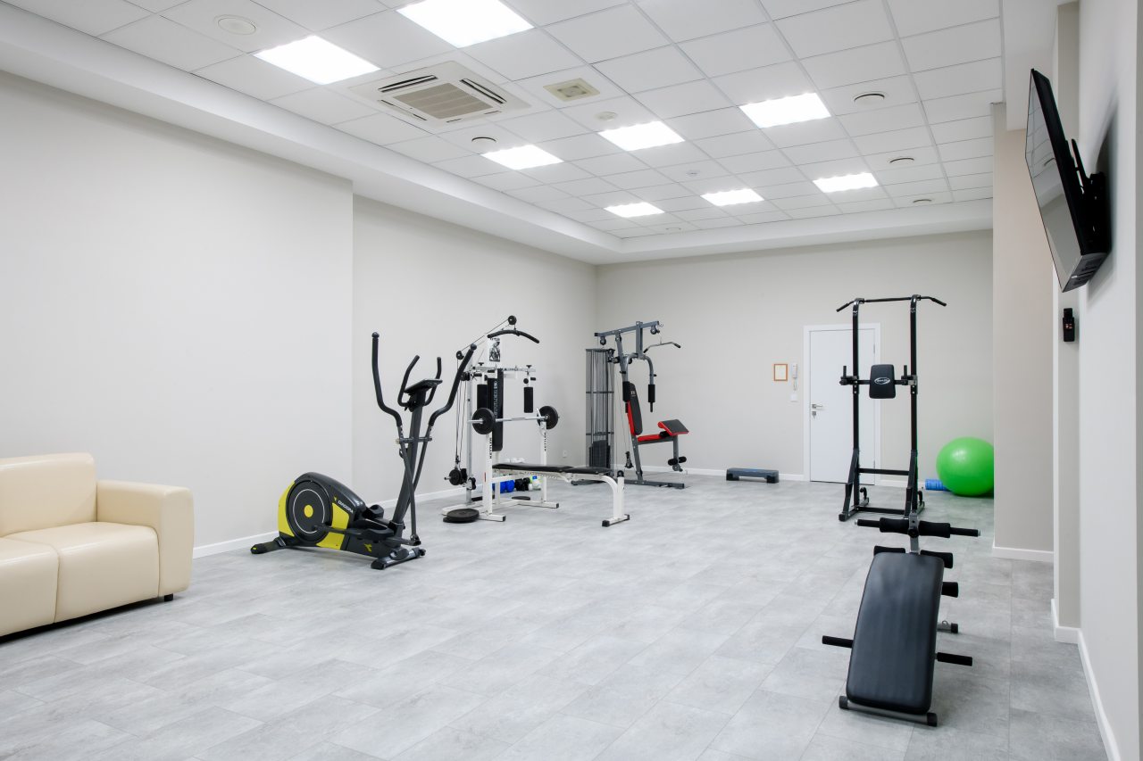 Фитнес-центр / Тренажерный зал (Круглосуточно), Гостиничный комплекс Солнце