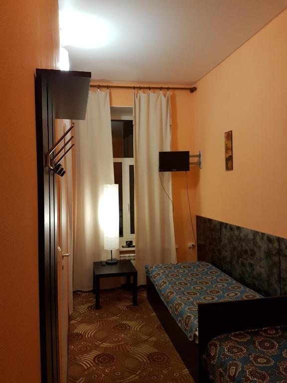 Двухместный (Стандартный двухместный номер с 2 отдельными кроватями) мини-отеля Алмаз, Санкт-Петербург