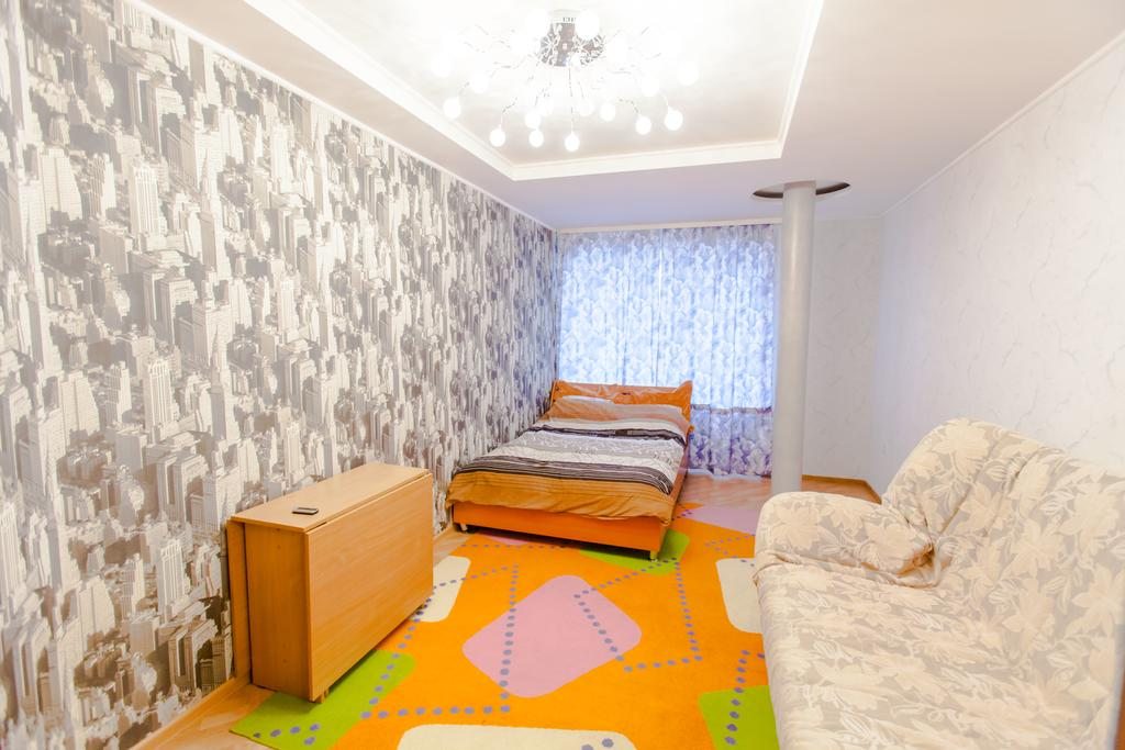 Двухместный (Двухместный номер с 1 кроватью или 2 отдельными кроватями и балконом) хостела Like, Пермь