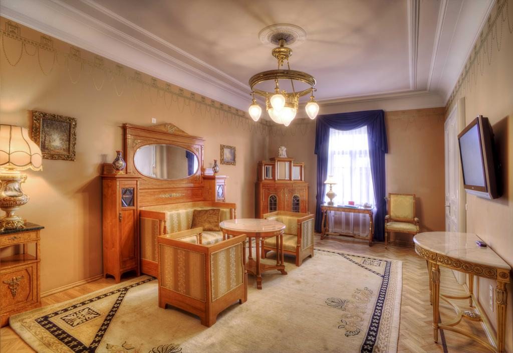 Сьюит (Кремлевский люкс) отеля National Luxury Collection Hotel, Москва