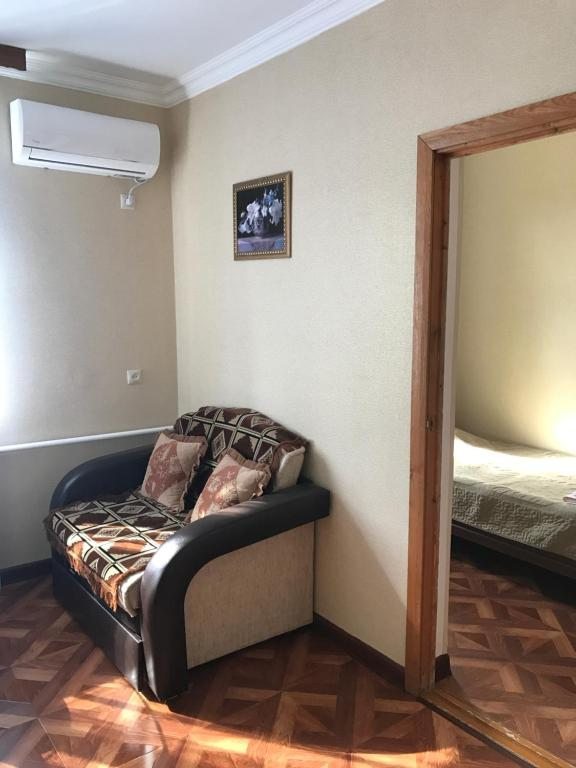 Одноместный (Классический одноместный номер с дополнительной кроватью) отеля Кавказ, Грозный