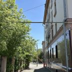 Круглосуточная охраняемая парковка, Гостиница Корона