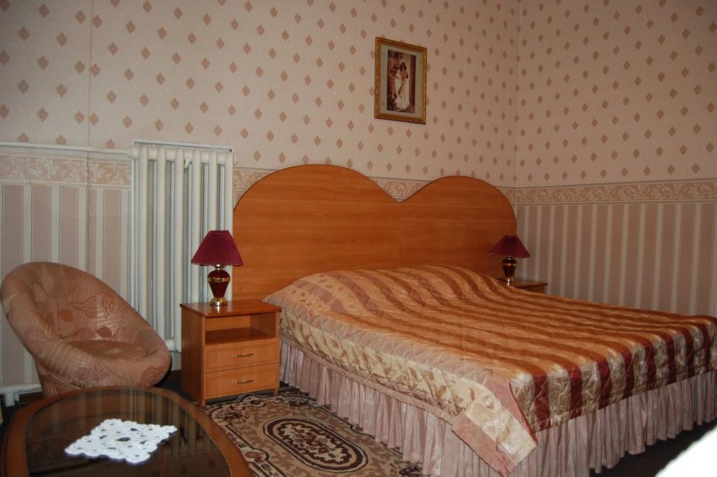 Двухместный (Номер с кроватью размера «king-size») отеля Золотая середина, Санкт-Петербург