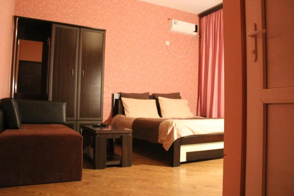 Семейный (Семейный номер с ванной комнатой) отеля Mtskheta Sanapiro, Мцхета