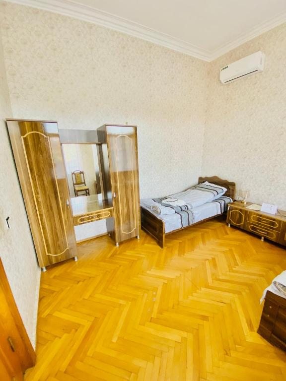 Двухместный (Двухместный номер с 2 отдельными кроватями и балконом) гостевого дома Zedafoni, Зестафони