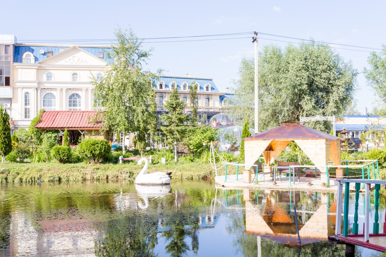 Своя ухоженная территория, Vnukovo Village Park Hotel & Spa