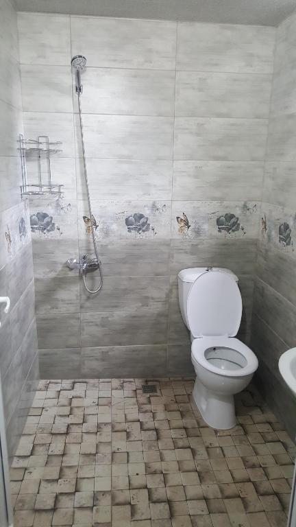Трехместный (Трехместный номер с собственной ванной комнатой) гостевого дома Лазури, Сарпи