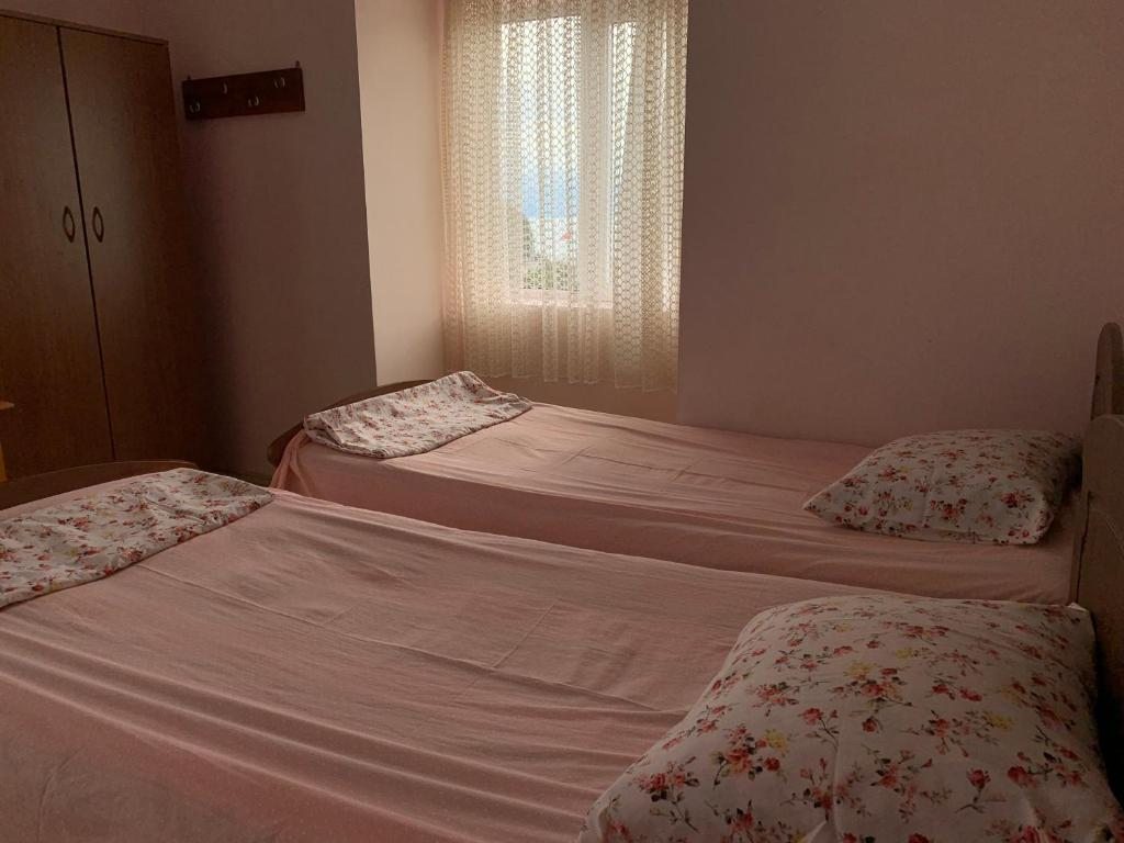 Двухместный (Двухместный номер с 2 отдельными кроватями и ванной) гостевого дома Temo's, Сарпи