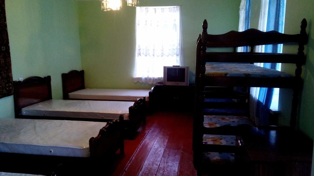 Номер (Кровать в общем 8-местном номере для женщин) гостевого дома Edem, Ахпат