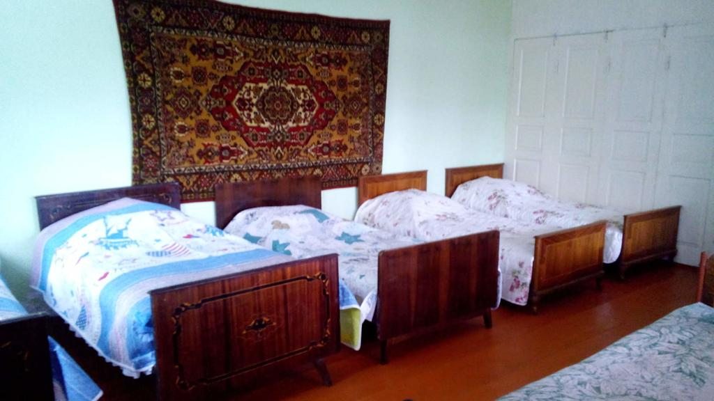 Номер (Кровать в общем 8-местном номере для мужчин) гостевого дома Edem, Ахпат