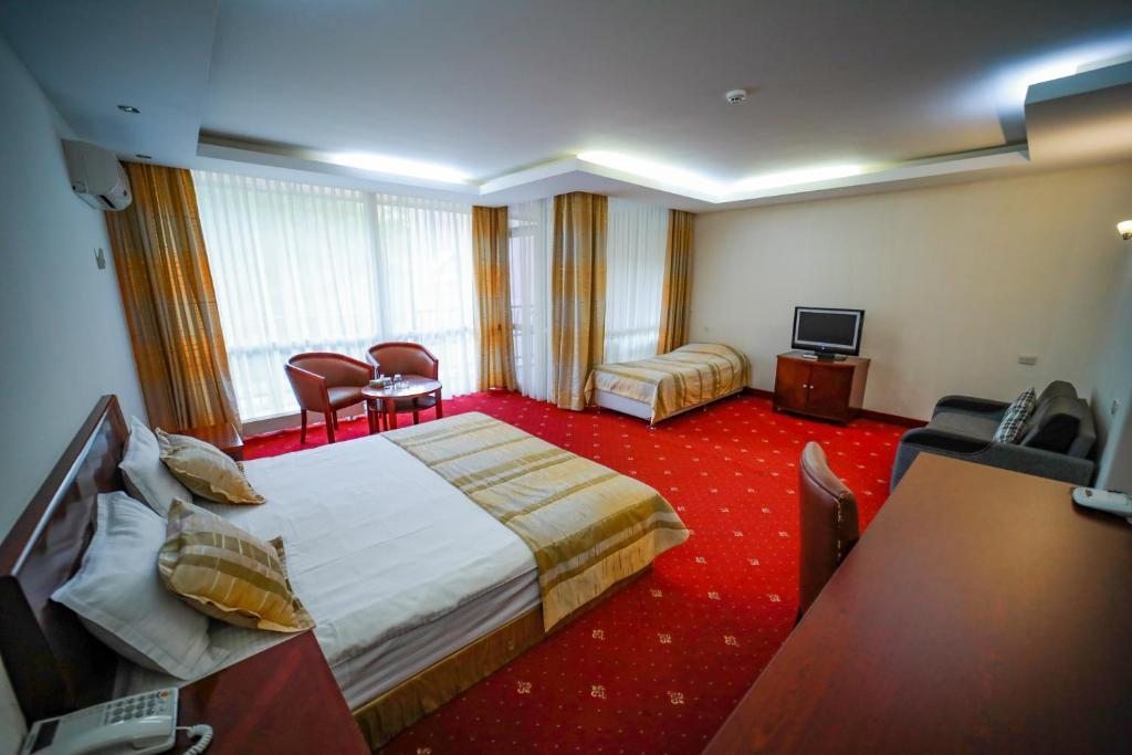 Двухместный (Улучшенный двухместный номер с 1 кроватью) курортного отеля Бест Вестерн Агверан, Арзакан