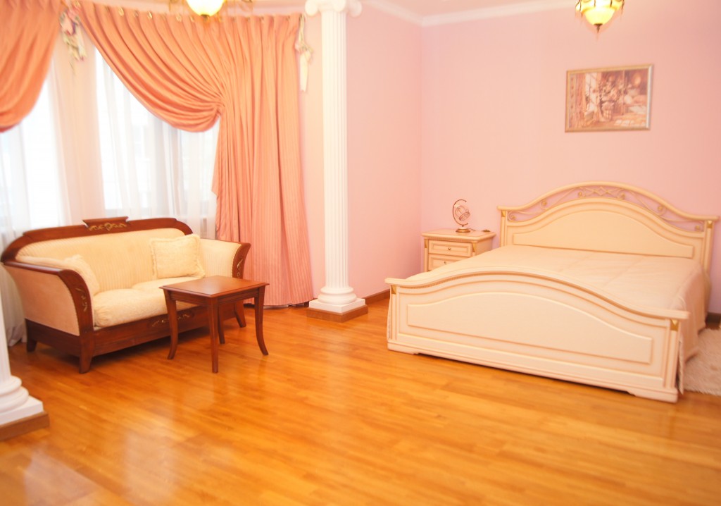 Полулюкс (DBL) апартамента Династия, Новосибирск