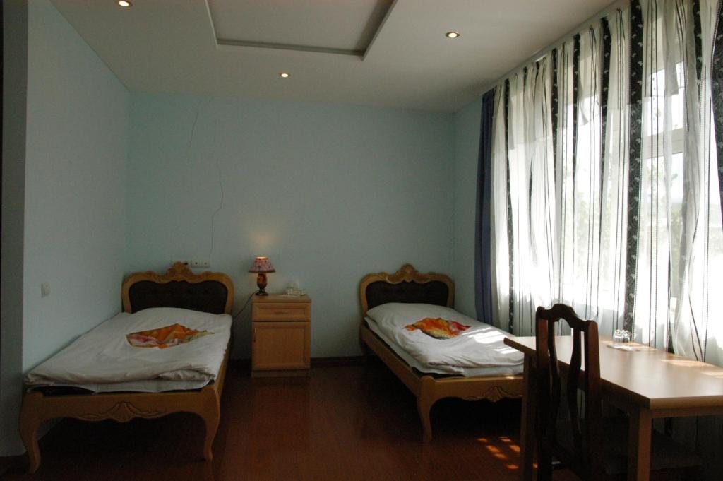 Двухместный (Стандартный двухместный номер с 2 отдельными кроватями) отеля Basen, Сисиан