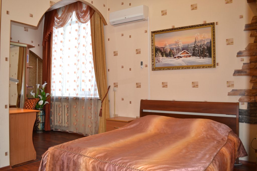 Семейный (Джуниор Сюит, Double) гостиницы Профсоюзная, Нижний Новгород