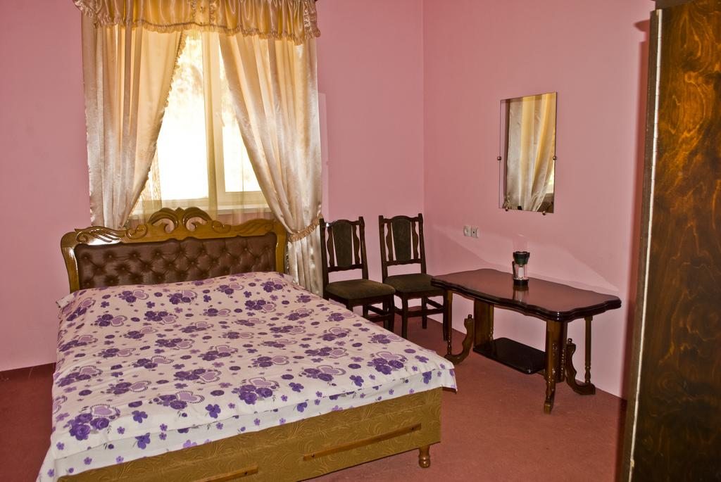 Двухместный (Бюджетный двухместный номер с 1 кроватью) гостевого дома Нораванк, Чива