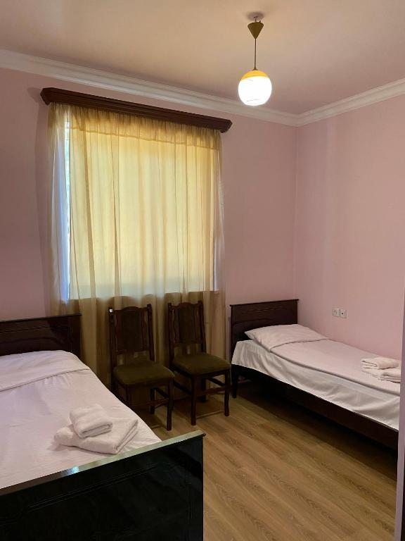 Двухместный (Двухместный номер с 2 отдельными кроватями) гостевого дома Нораванк, Чива