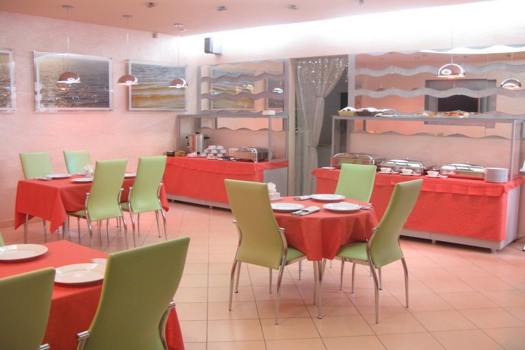 Ресторан, Гостиница Атал