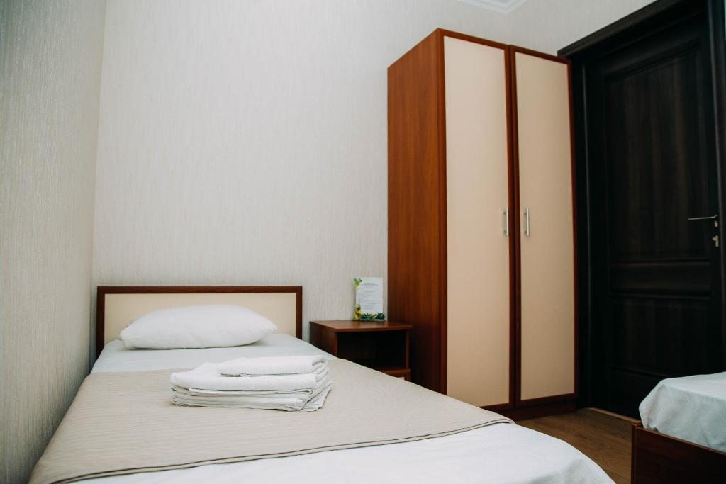 Двухместный (Бюджетный двухместный номер с 2 отдельными кроватями) гостевого дома АнгелА, Краснодар