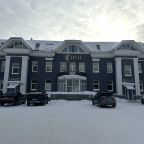 Парковка автомобилей служащим гостиницы, Гостинично-развлекательный комплекс Сиун