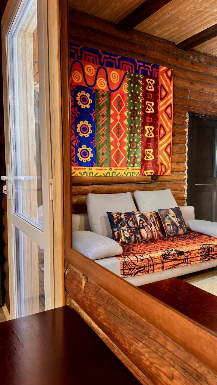 Коттедж (Африка), Гостинично-развлекательный комплекс Сиун