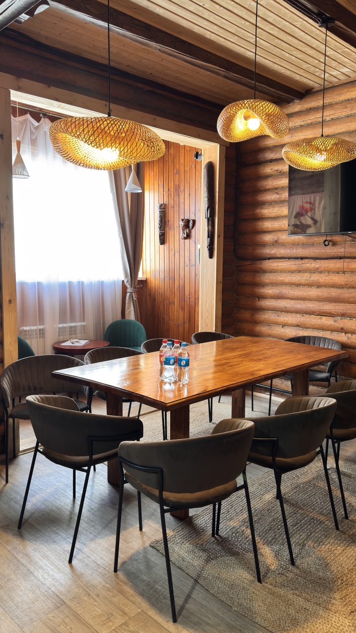 Коттедж (Африка), Гостинично-развлекательный комплекс Сиун