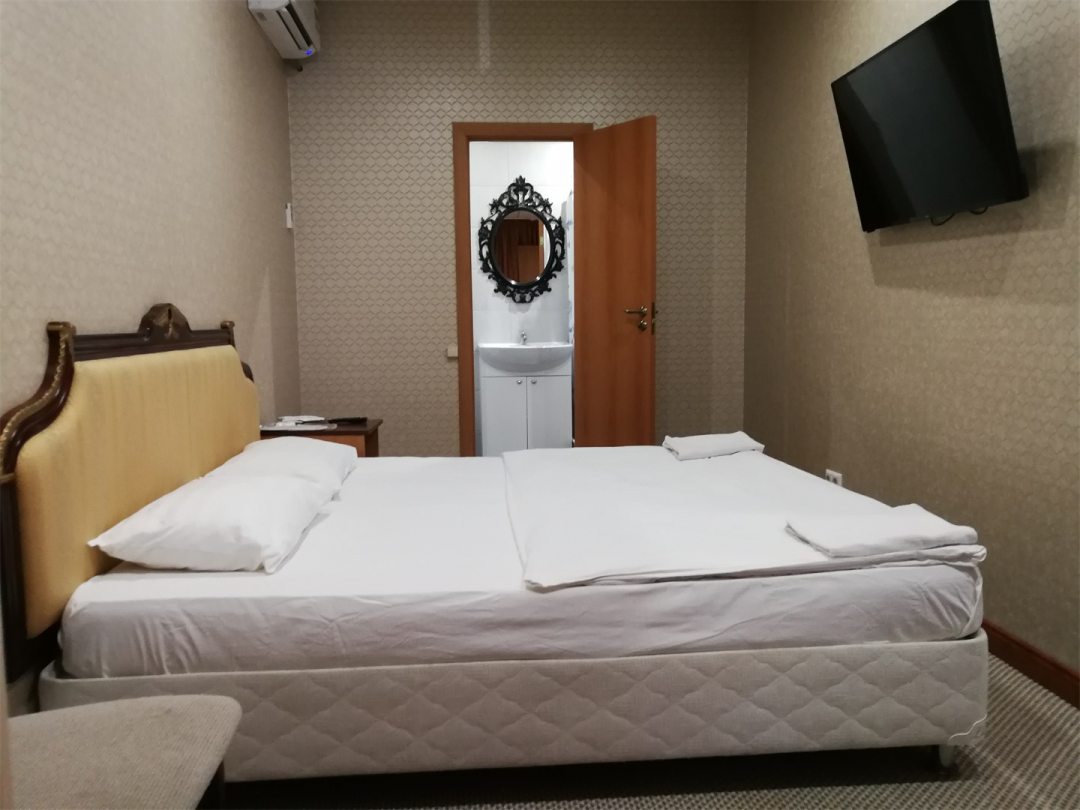 Двухместный (Комфорт с двуспальной кроватью) гостиницы Вивьен, Москва