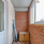 Квартира (Скромность в центре), Квартирное бюро Крылья