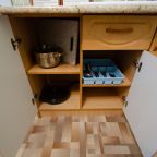 Квартира (Скромность в центре), Квартирное бюро Крылья