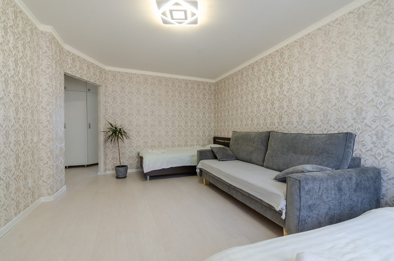 Квартира (Белоснежная 2 комнатная), Квартирное бюро Крылья