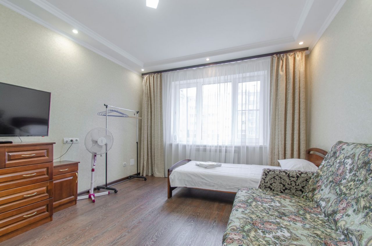 Квартира (Просторная 2 комнатная), Квартирное бюро Крылья